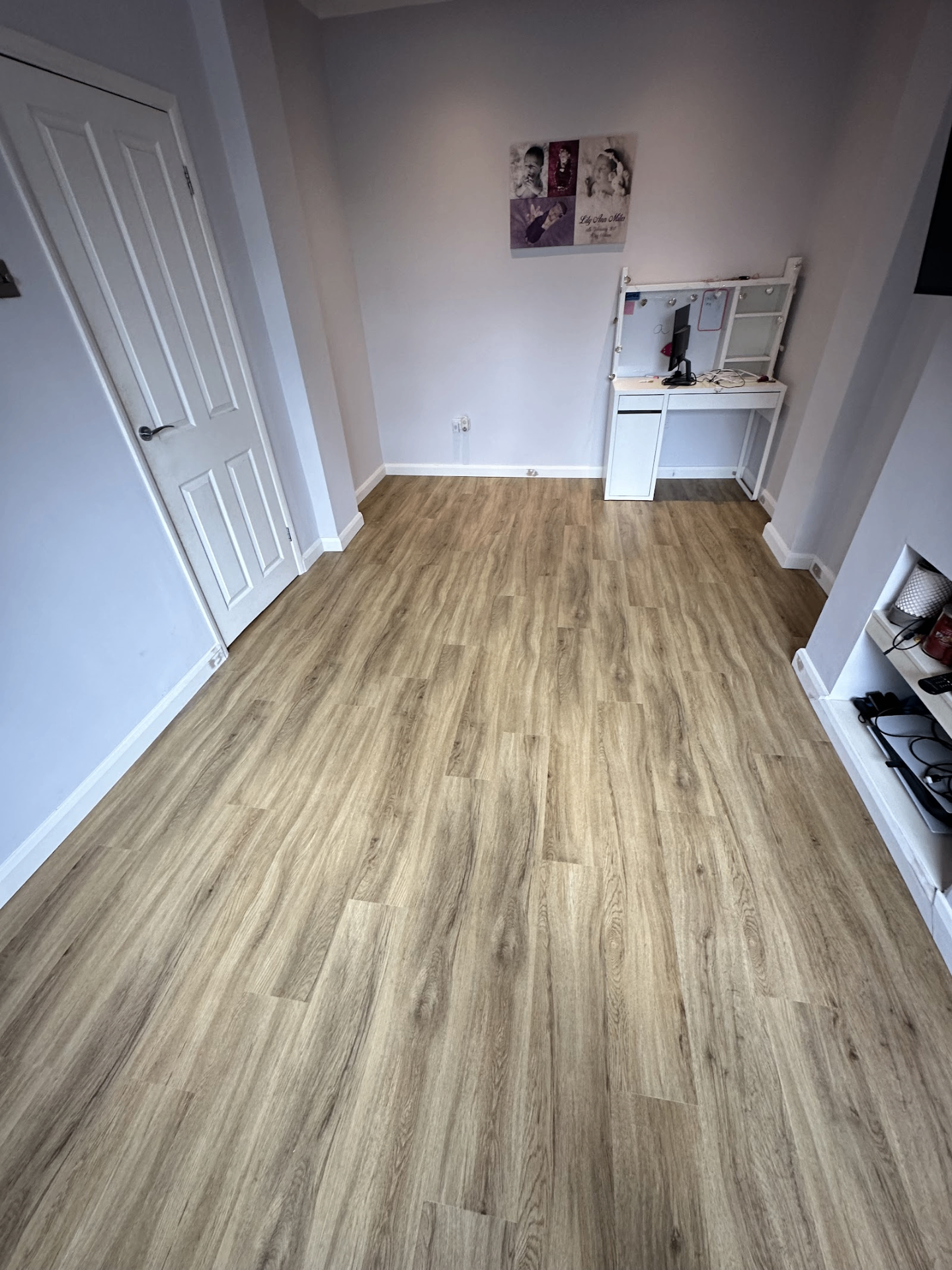 Wide-plank LVT · office